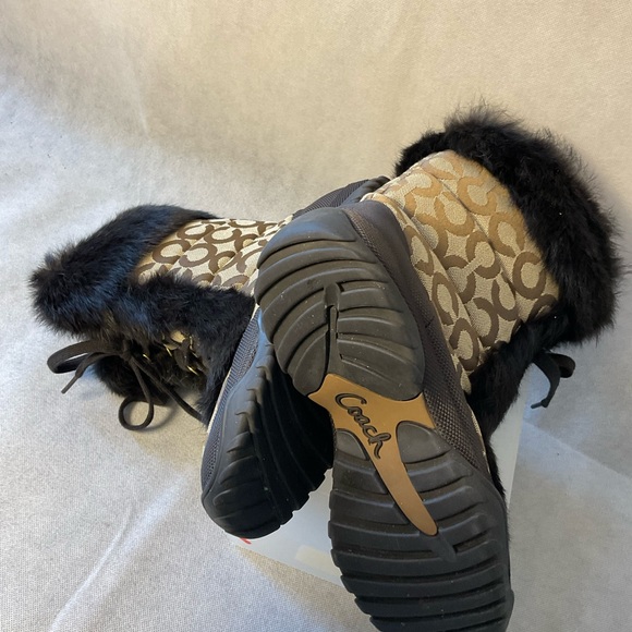 Coach Signature Jennie Winter Boots- Size 7.5 - Picture 8 of 16